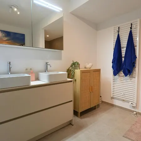 Appartement Le Blue Nest - En Famille - 300m - Parking Privé Gratuit - Terrasse - Vélos - à Pied By La Conciergerie